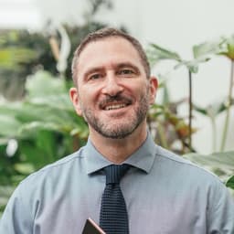 Mr Giangiacomo Ollandini, consultant surgeon